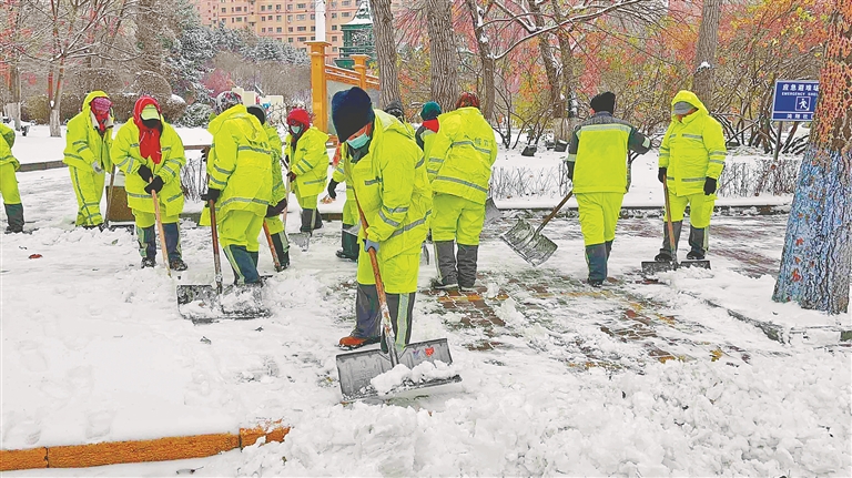黑龙江哈尔滨累计出动清冰雪作业人员近5万人次