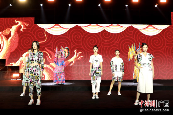 海上丝绸之路纺织服装时尚大会举行 打造国际性纺织交流平台