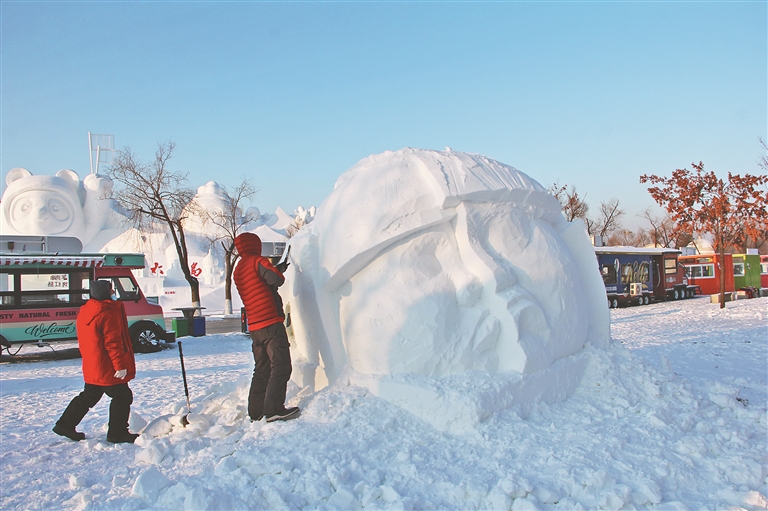 第二十八届全国雪雕比赛在哈尔滨拉开序幕 近60位雪雕高手参加角逐 