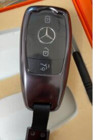 梅赛德斯-奔驰申请新专利 将在门把手中增加显示屏