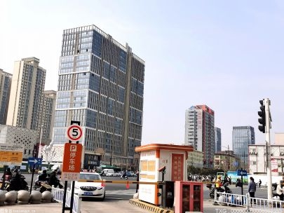 郑州开发76个临时停车场 12101个泊位缓解停车难