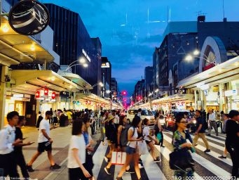 深圳东门老街 文和友 金光华和水贝等商圈晚间客流量大幅度回升